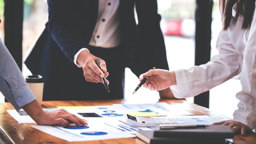 Common Mistakes Businesses Make Without a Consultant